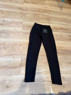 SHEIN Black High-Waist Active Leggings with Side Pockets